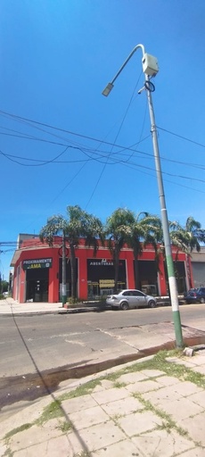 Locales en importante esquina en venta en San Miguel.