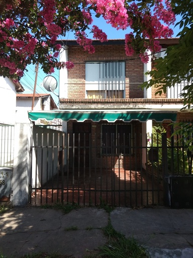 Dúplex de 3 ambientes con cochera en alquiler en José C. Paz!