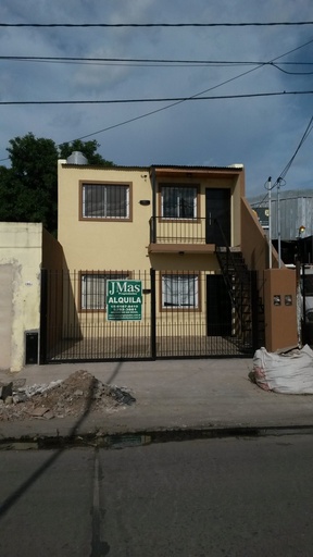 Muy lindo departamento de 3 ambientes con cochera en primer piso, en venta en José C. Paz!!!.